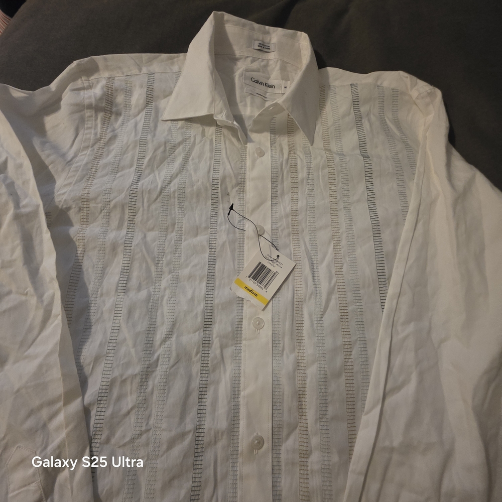 B003 Calvin Klein Textured White Dress Shirt